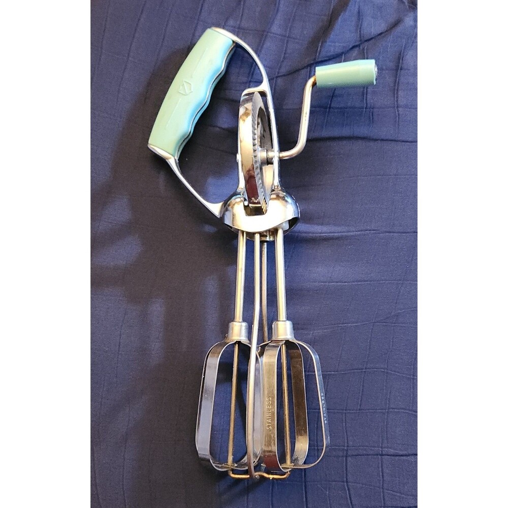 Vtg. 50s/60s Maynard Egg Beater Hand Mixer Turquoise Handles & Stainless Steel